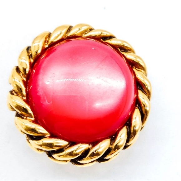 Chanel rare Vintage Clip On Earrings with COA - Picture 3 of 10